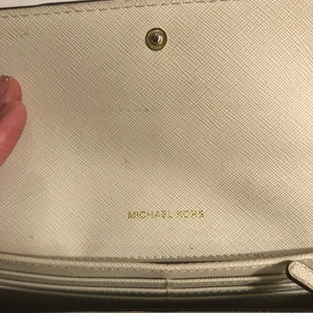 Michael kors white gold tone signature mk wallet